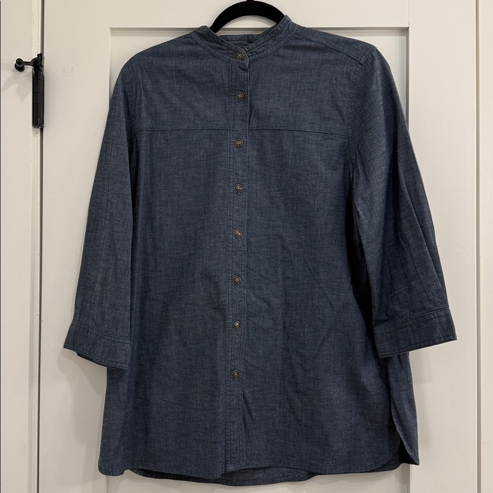 Used, excellent condition: Denim & Co cotton button up shirt